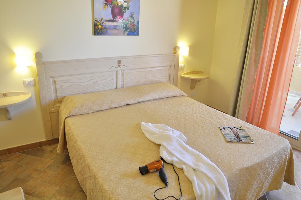 Affittacamere B&B La Villa Dei Graniti Villasimius Habitación foto