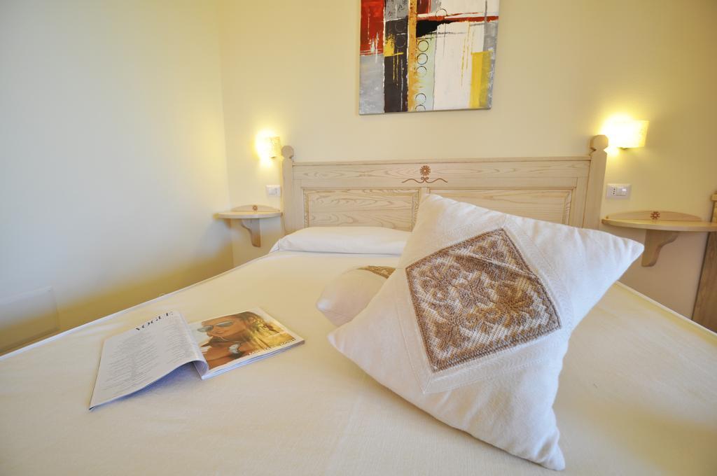 Affittacamere B&B La Villa Dei Graniti Villasimius Habitación foto