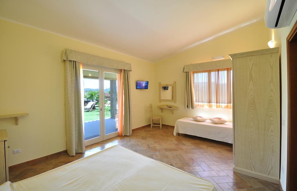 Affittacamere B&B La Villa Dei Graniti Villasimius Exterior foto