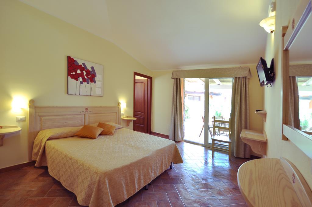 Affittacamere B&B La Villa Dei Graniti Villasimius Habitación foto